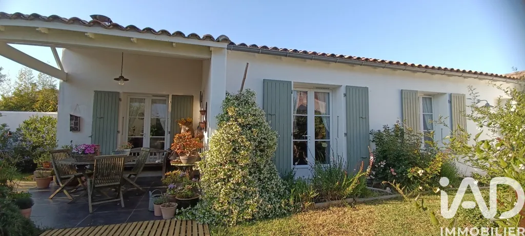 Terrasse - Maison Proche Plage avec Jardin à Loix