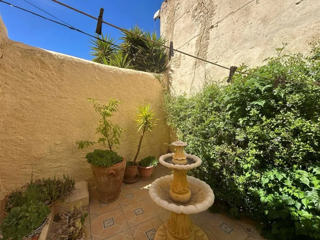Jardin - 3-Bedroom House with Mountain Views in Oria