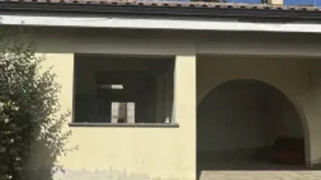 Välivaade - Semi-Finished Villa with Garden in Riano