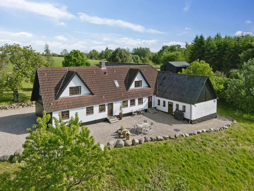 Vista aerea - Modernised Farmhouse with Private Lake in Stenstrup