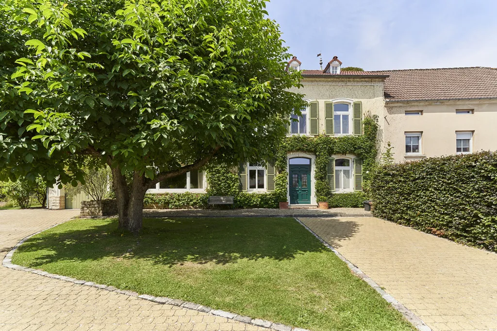 Extérieur - Maison Ancienne avec Jardin à Biwer