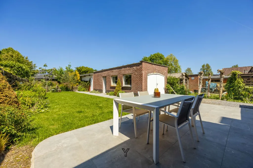 Terrace - Charming House with Garden in Heestert