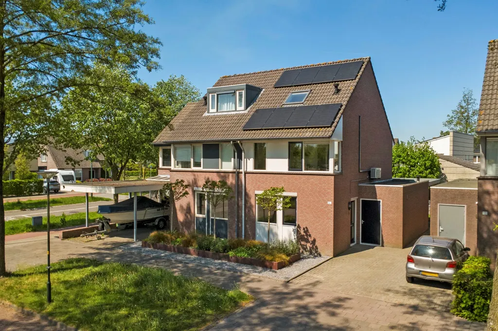 Välivaade - Two-Storey House with Garden in Bladel