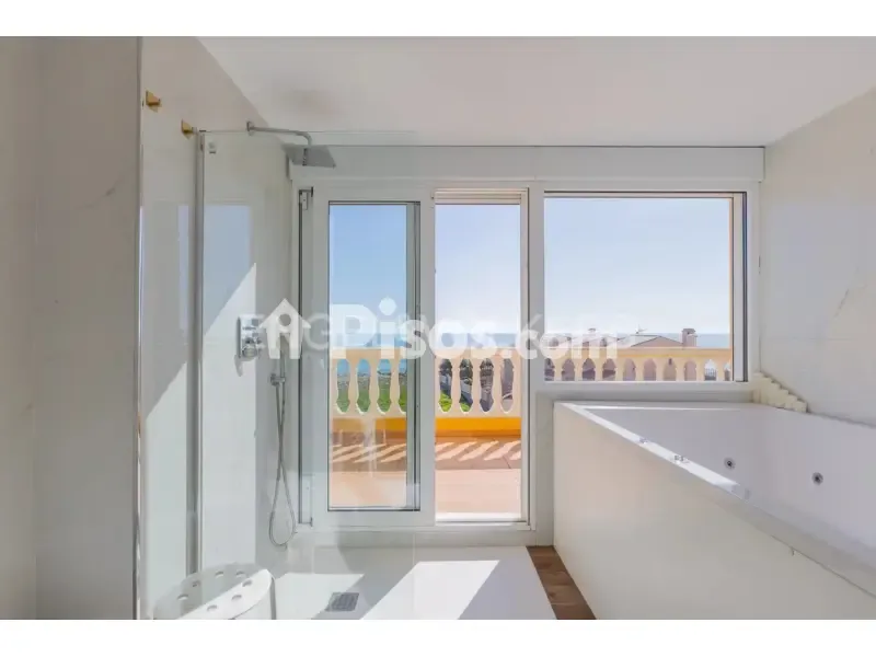 Vannitoad - Seafront Terraced House in Cullera