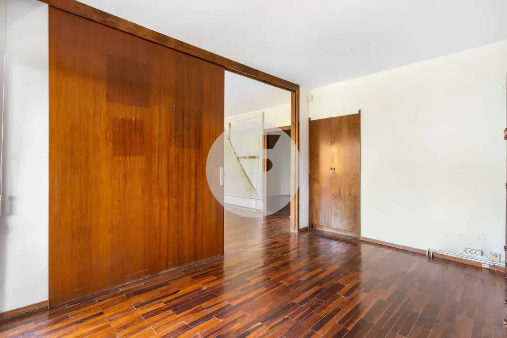 Rooms - Spacious Flat with Terrace in Exclusive Barcelona