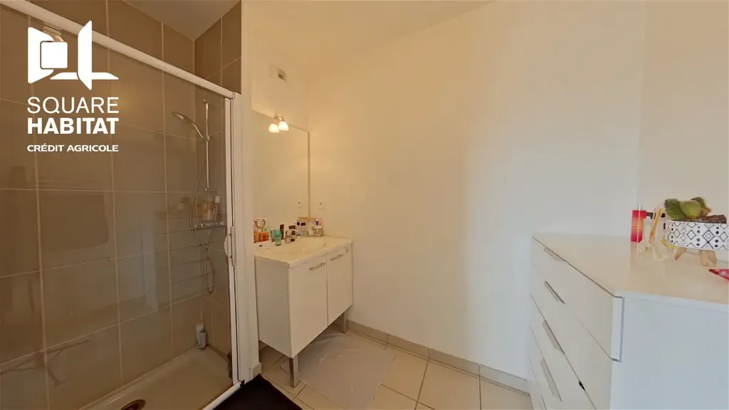 Vannitoad - Modern Flat with Balcony in Tours North