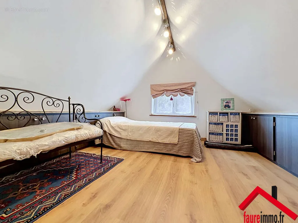 Bedrooms - House with Garden and Terrace in Objat