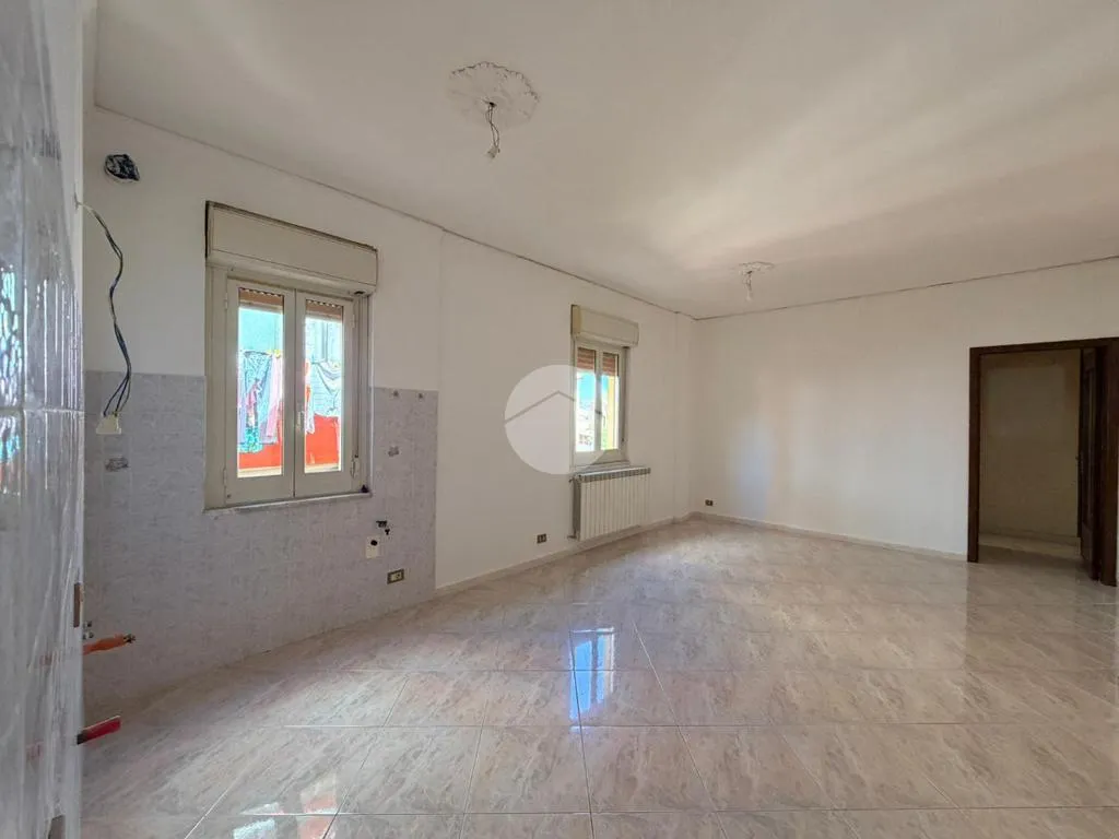 Pièces - 4-Room Apartment with Balcony in Palermo