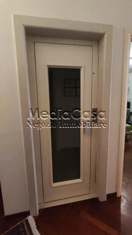 Entrée - Elegant Villa with Private Garden in Teverola
