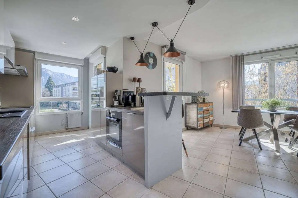 Köök - Luxury Apartment with Mountain Views in Annecy