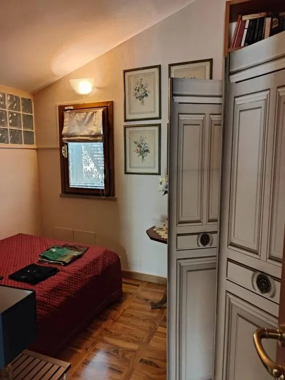 Bedrooms - Luxury Villa with Private Garden in Pisa