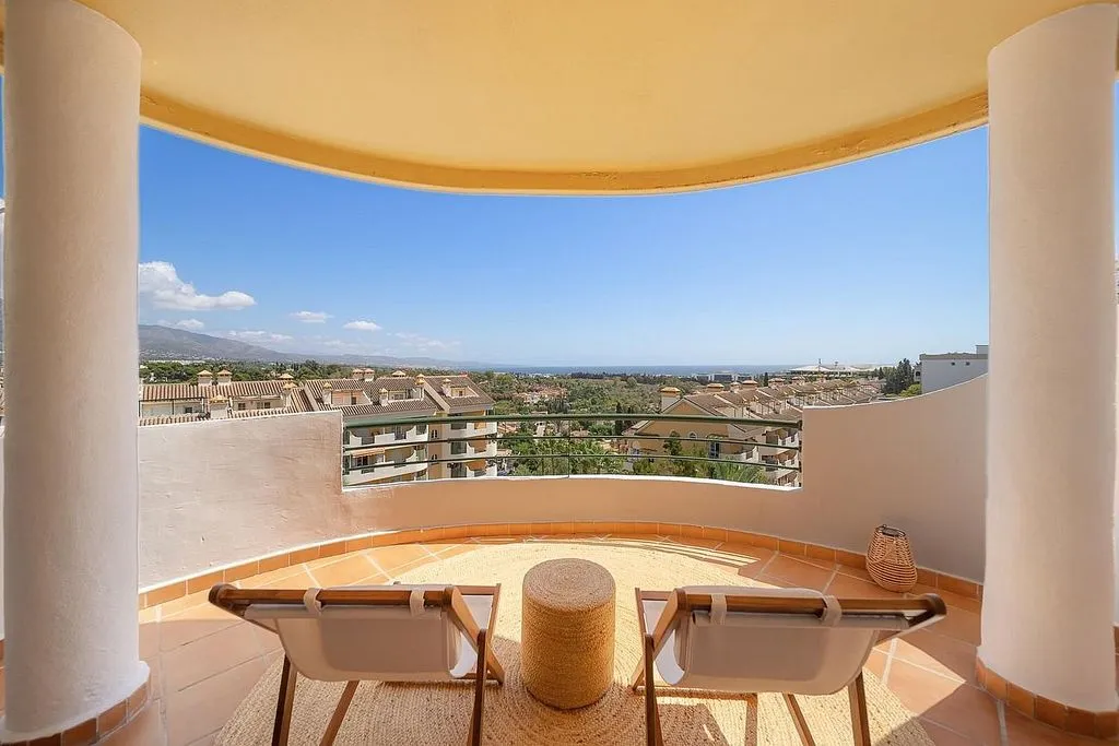 Balcon - Apartment with Pool in Nueva Andalucía Centre