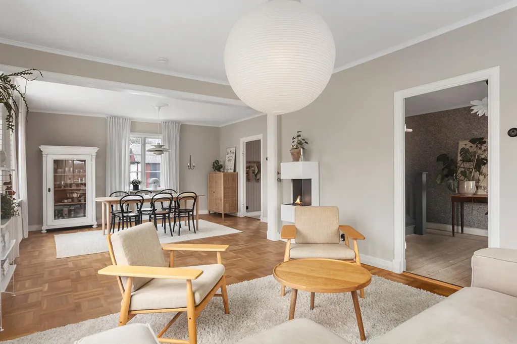 Elutuba - Holiday Home with Sea View in Pukavik