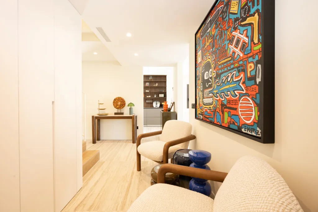 Flur - Contemporary Villa with Private Mooring in Empuriabrava