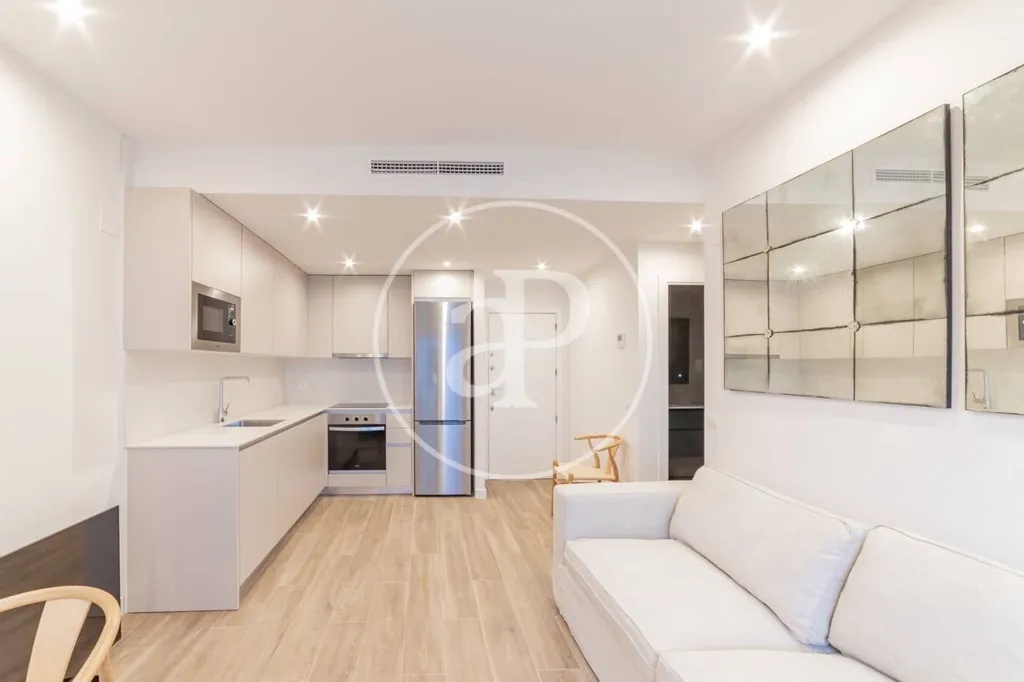 Elutuba - Renovated Apartment with Balcony in Madrid
