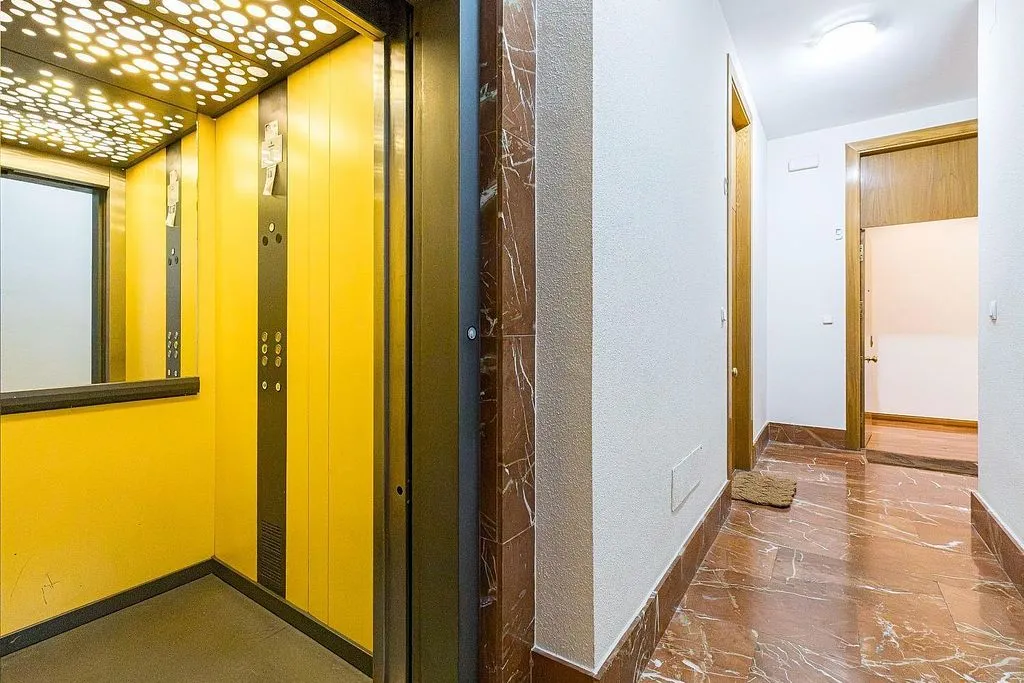 Esik - Apartment with High Ceilings in Murcia Centre