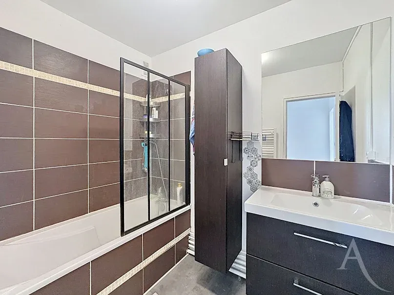 Salles de bain - Appartement 4 Pièces avec Vue Pyrénées à Muret