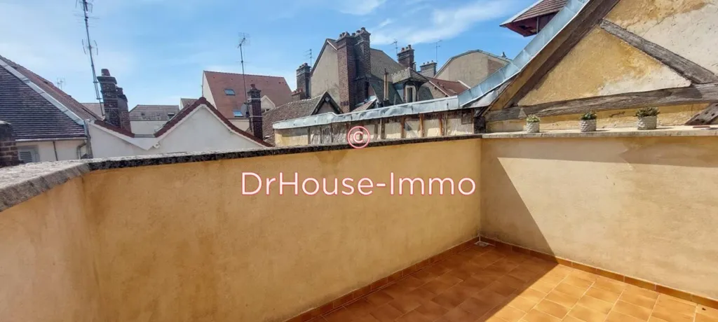 Balcon - Immeuble avec Local Commercial et Appartement Triplex à Troyes