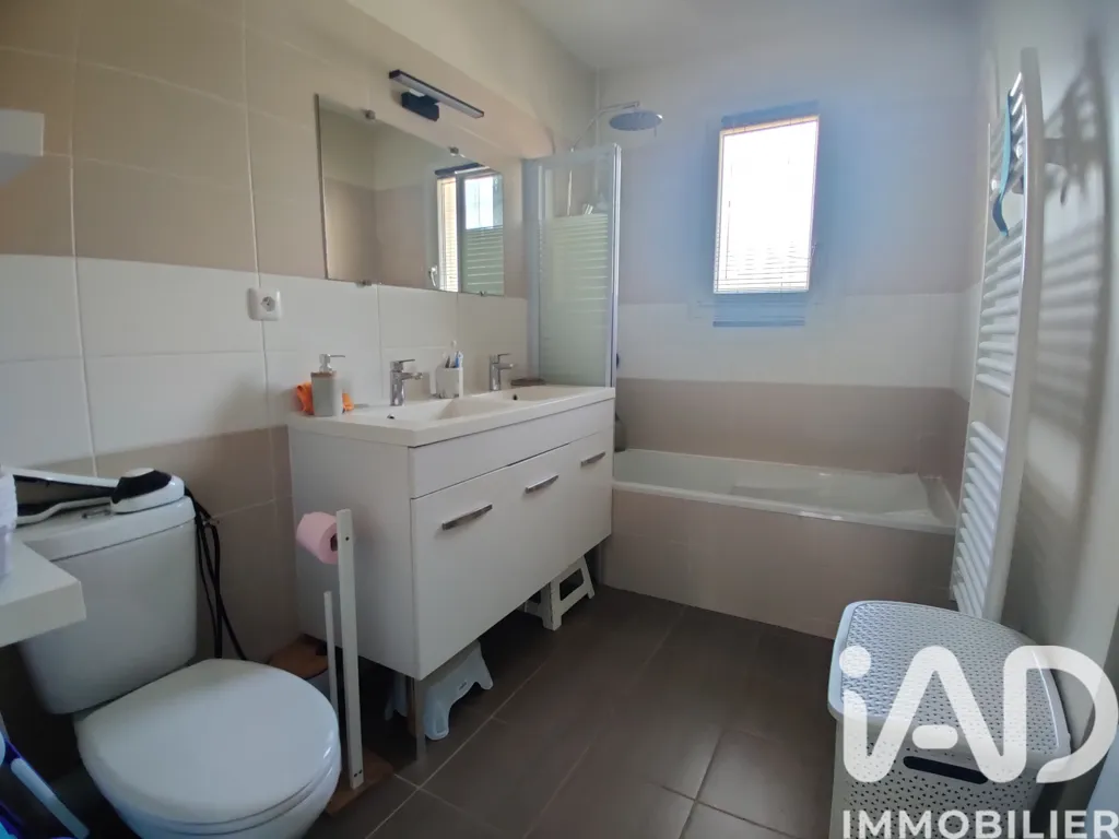 Bathrooms - Charming House with South-Facing Terrace in Seillons-Source-d'Argens