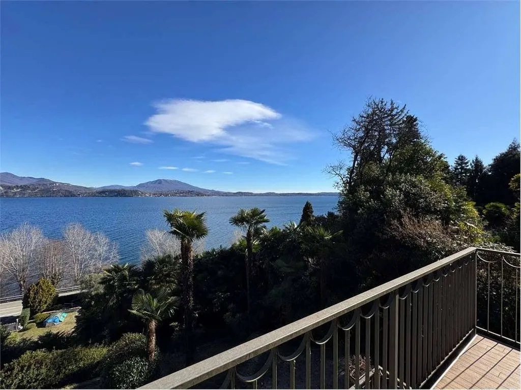 Terrass - Luxury Villa with Lake View in Belgirate