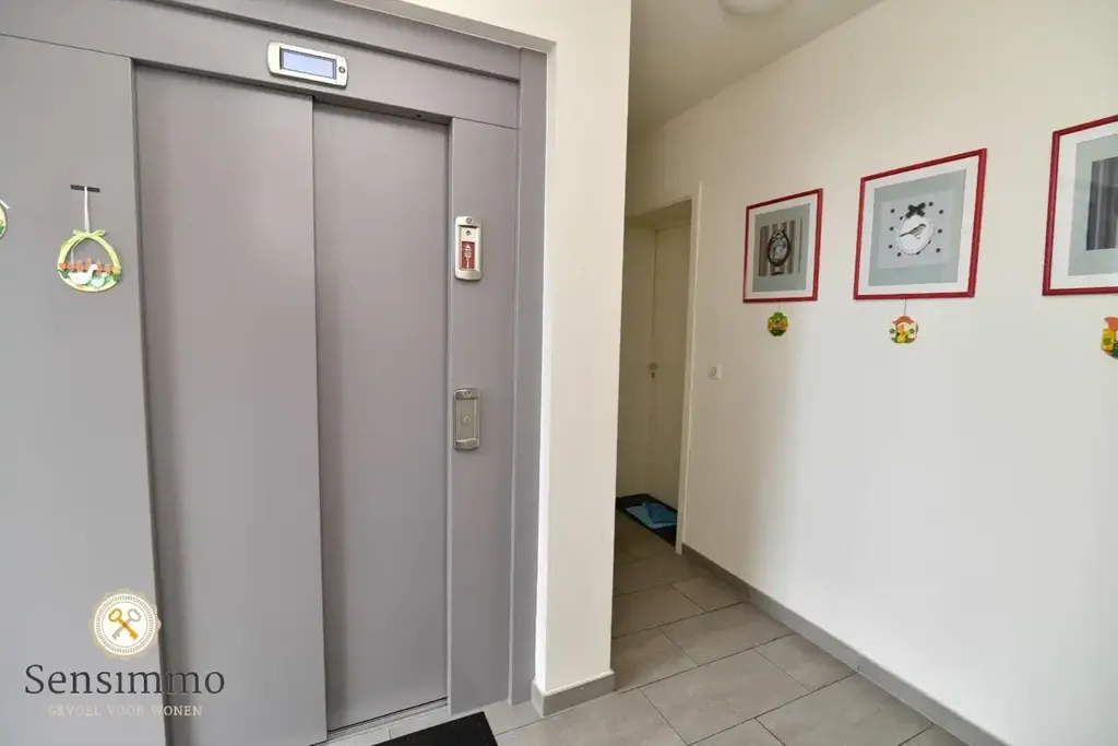 hallway_entrance