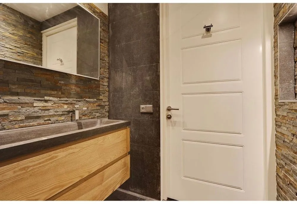 Salles de bain - Modern Apartment with Lift in Amsterdam