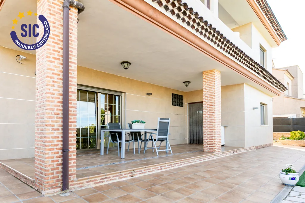 Terrasse - Independent House with Pool in Gandia
