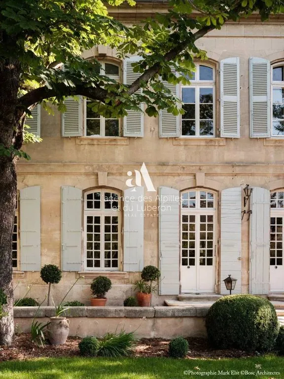 Välivaade - Luxury Farmhouse with Pool in Eyragues