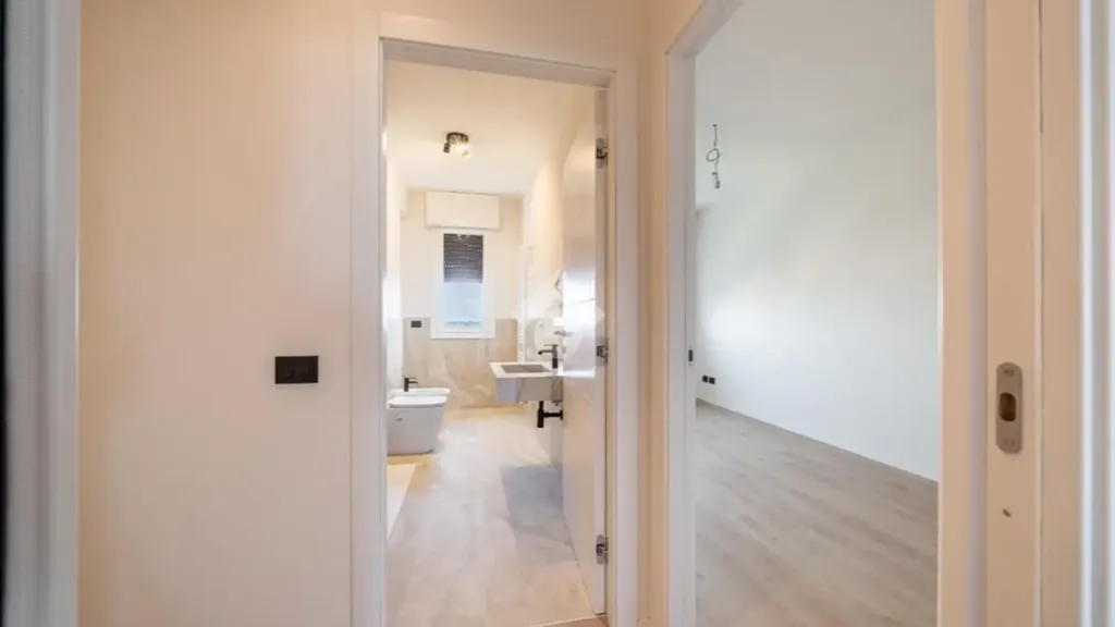 Hallway - Rusticated Apartment with Panoramic View in Reggio Emilia