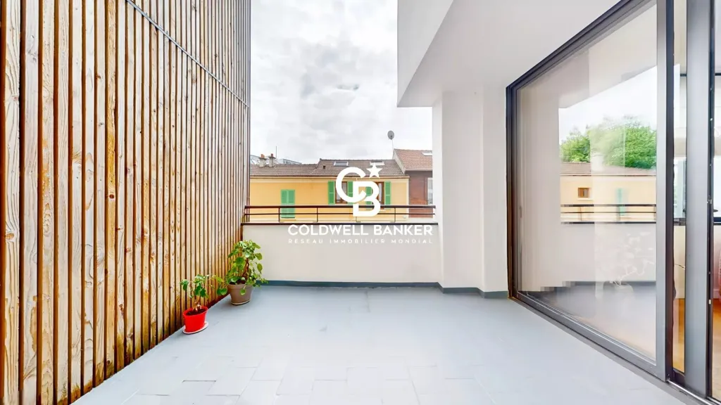 Balcony - Industrial Loft with Terrace near Paris