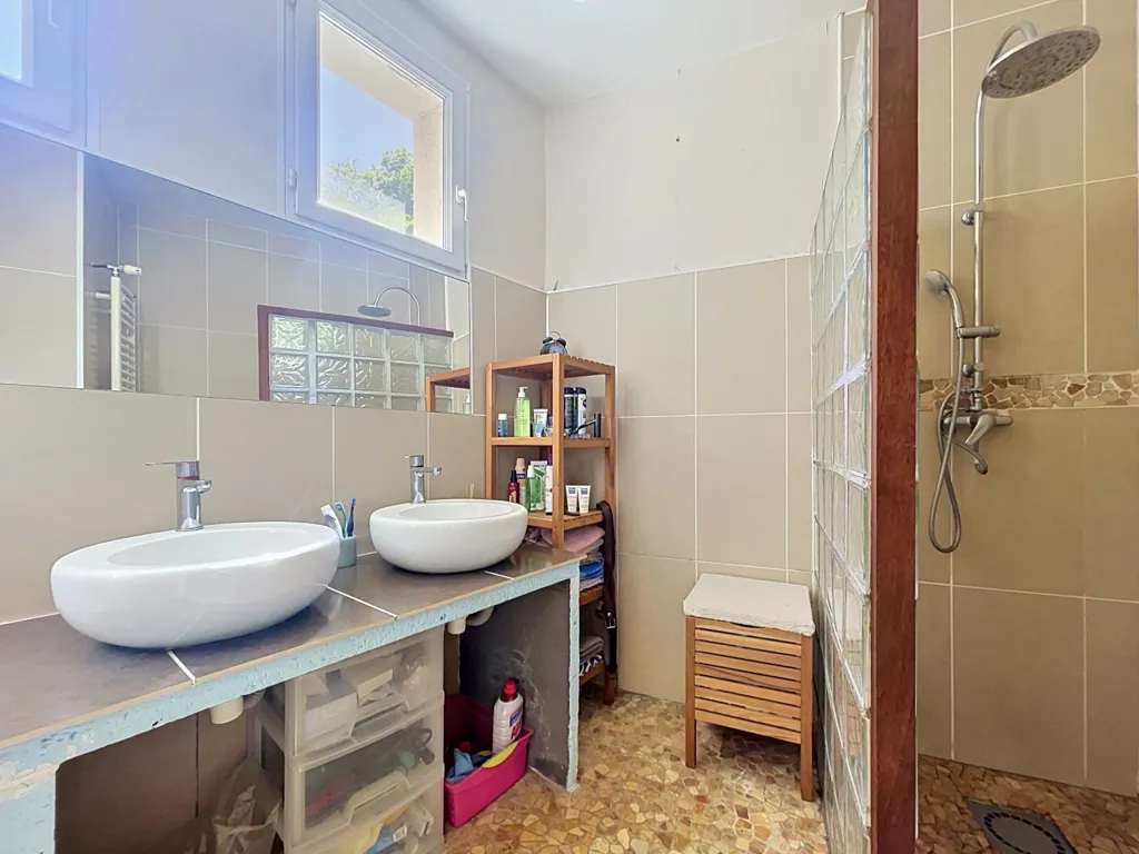 Vannitoad - Charming Bungalow with Pool in Châtel-Guyon