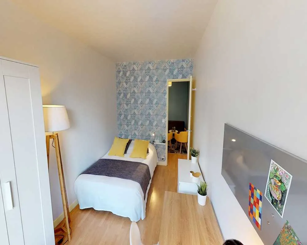 Bedrooms - Room in Furnished Flatshare, Clichy