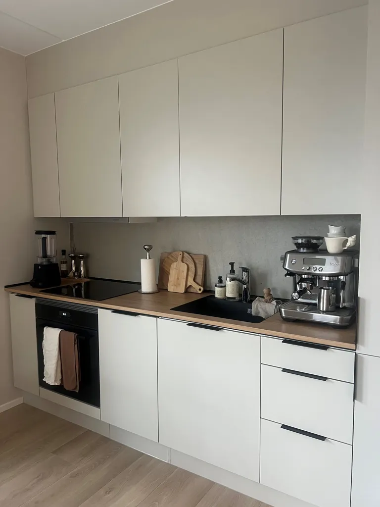 Cuisine - 2-Bed Apartment with Balcony in Central Location