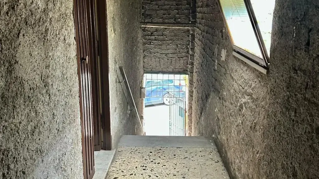 Toad - Three-Level Villa with Garden in Artena