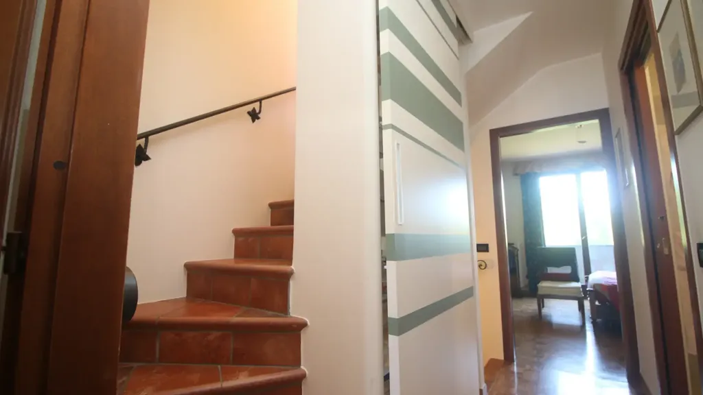 Ingresso - Semi-detached Villa with Private Garden in San Fermo