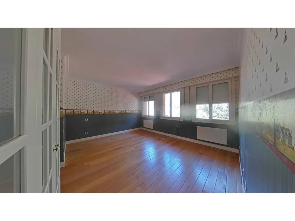 Pièces - Five-Bedroom House with Indoor Pool in Mungia