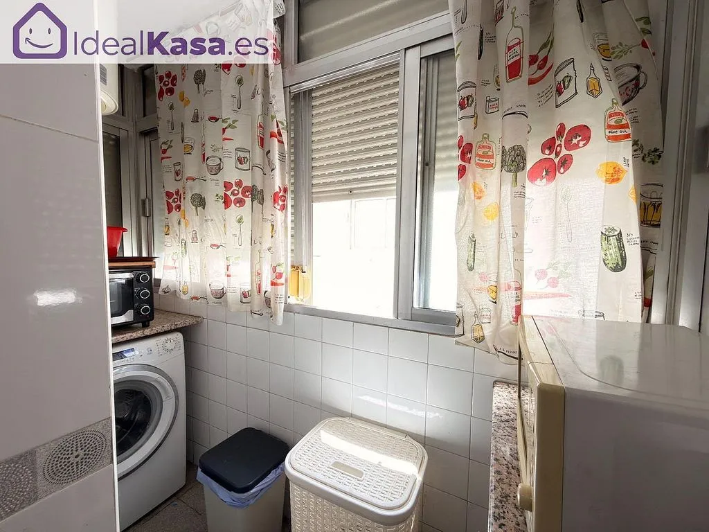 Pesuköök - 3-Bedroom Flat with Terrace in Los Pájaros