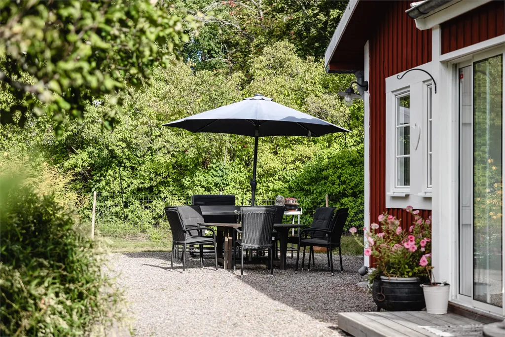 Terrass - Charming Cottage with Private Pier near Katrineholm