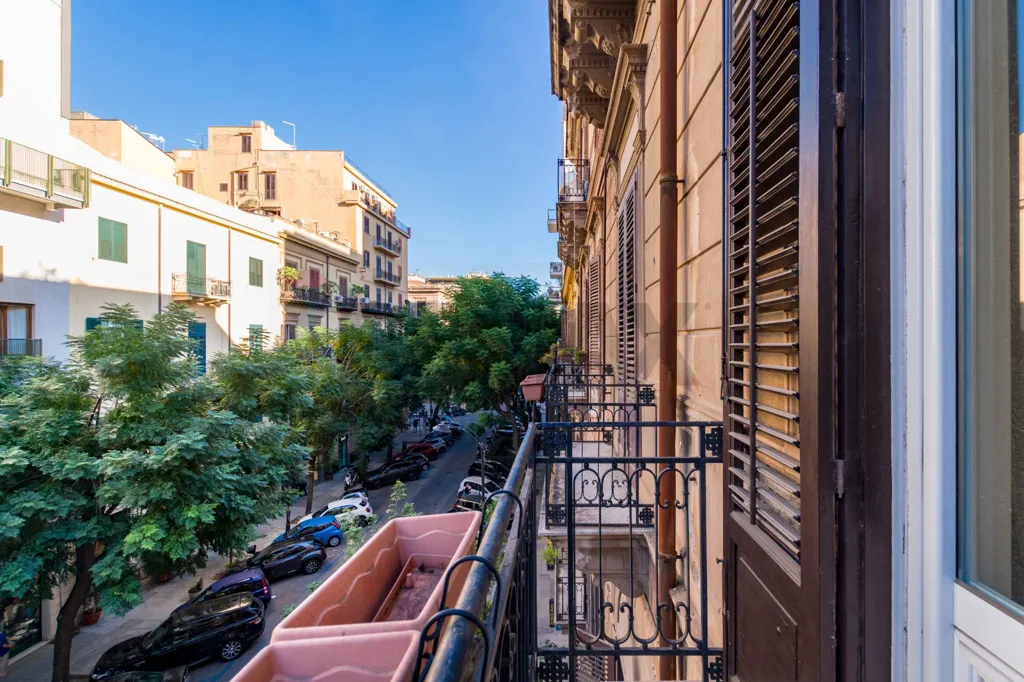 Rõdu - Rustic Apartment with Balconies in Palermo