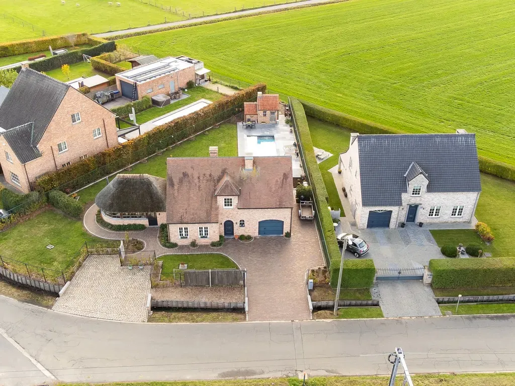 Õhuvaade - Villa with Pool in Berlaar