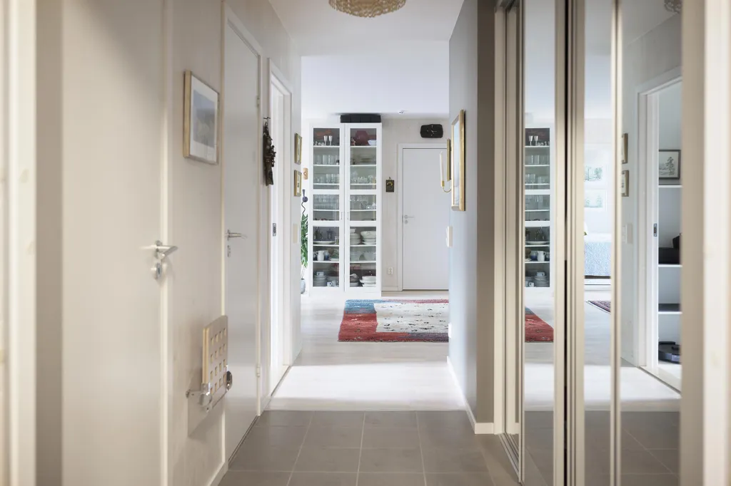 Ingresso - Modern Flat with Two Balconies in Stockholm