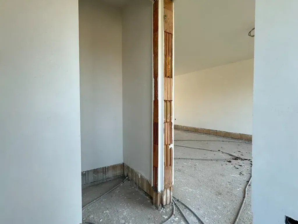 Pièces - Maison avec Garage Spacieux à Zoersel