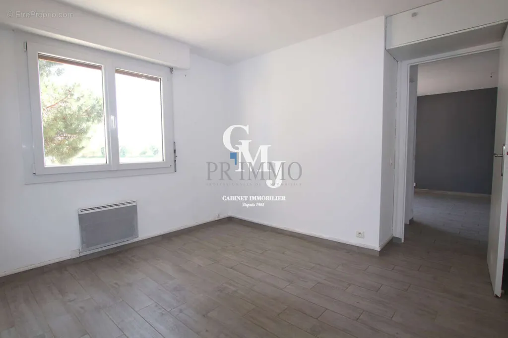 Toad - Renovated Flat with Balcony in Fréjus