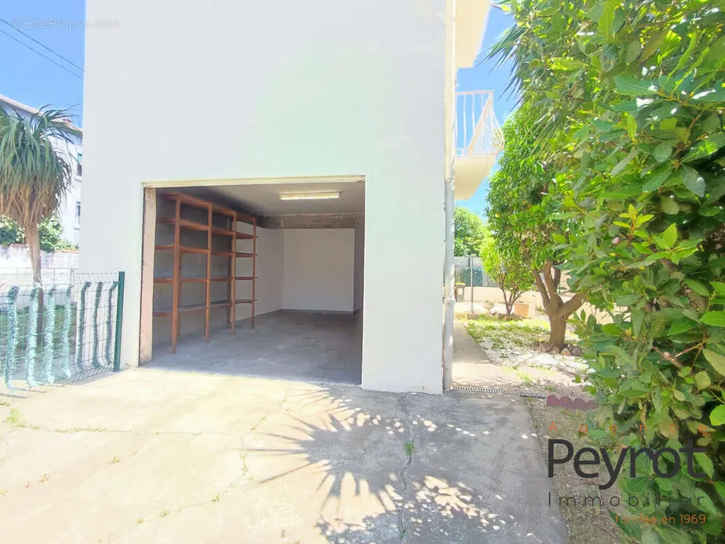 Exterior - Spacious T3 Apartment with Balcony in Perpignan