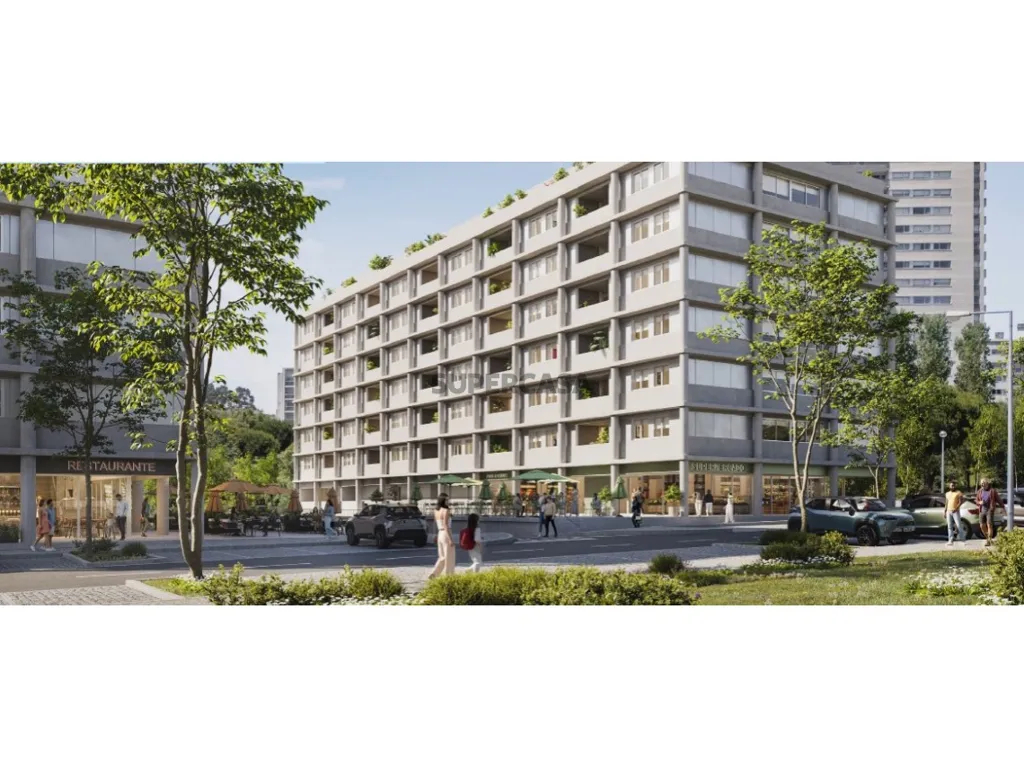 Luxury 3-Bedroom Apartment in Maia