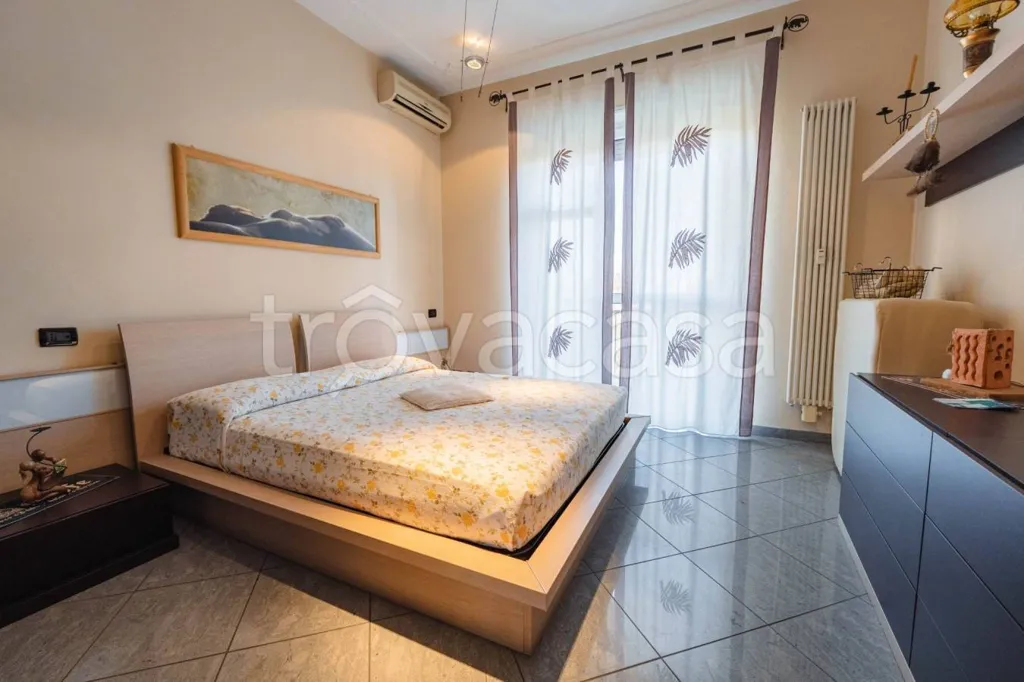 Chambres - Appartement 3 pièces à Torino