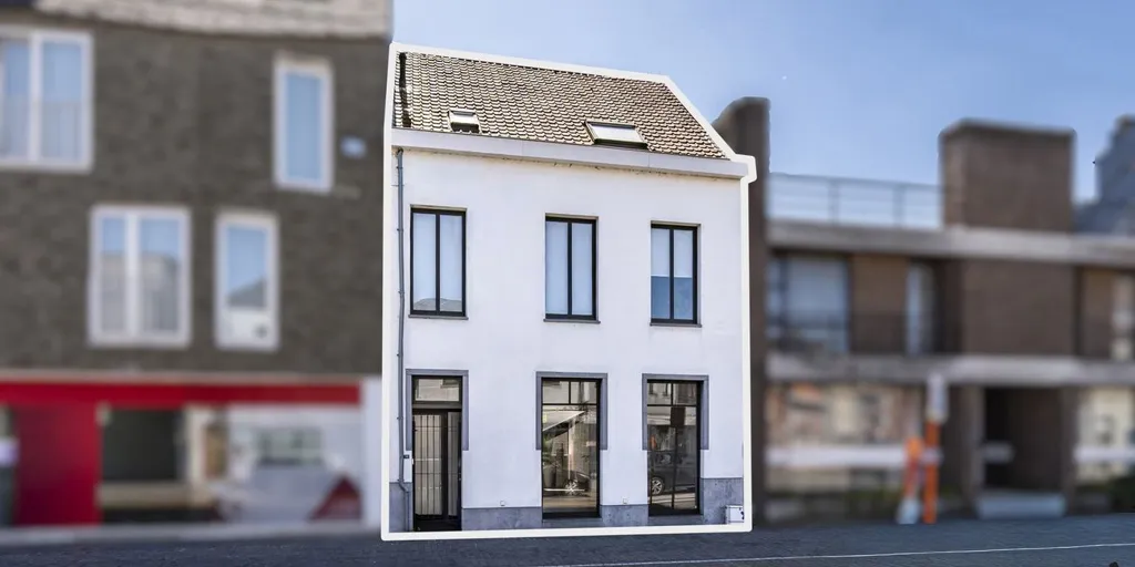 Maison Rénovée avec Jardin Naturel à Mol