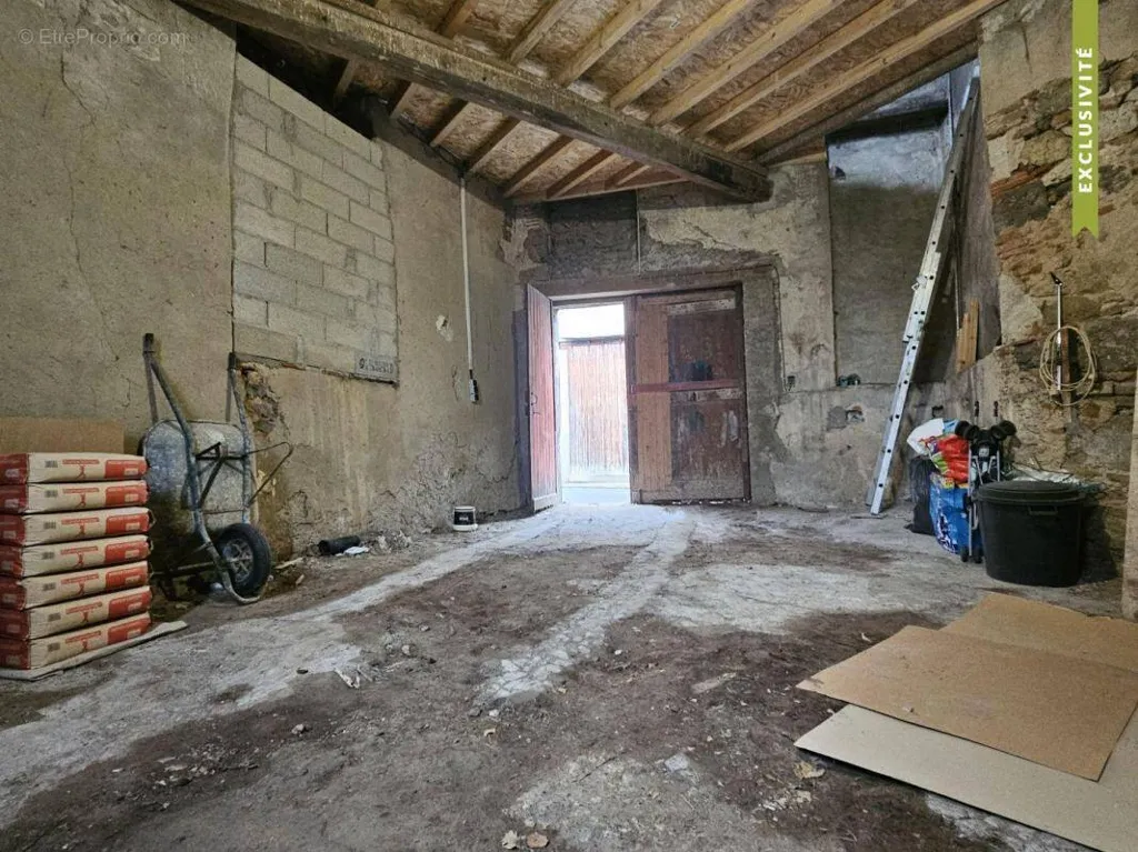 Rooms - Ancient Garage with Garden in Port-Sainte-Marie