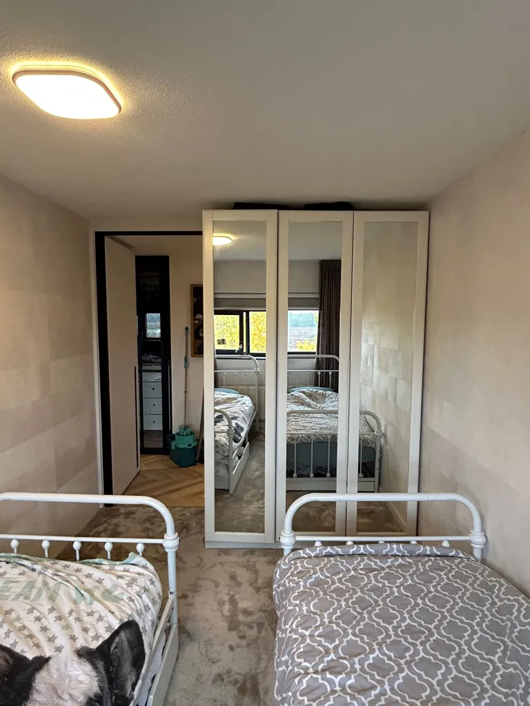 Magamistoad - 3-Bedroom Apartment with High Ceilings in Almere