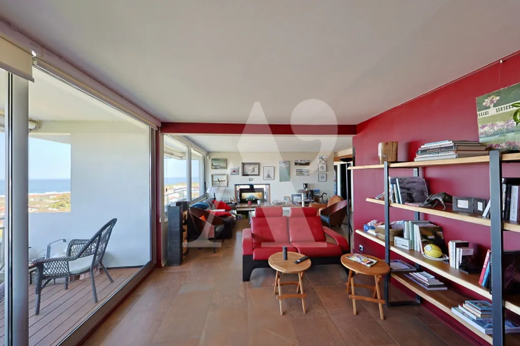 Séjour - Appartement Contemporain avec Vue Océan à Biarritz